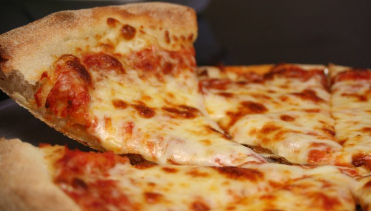ricetta pizza senza lievitazione