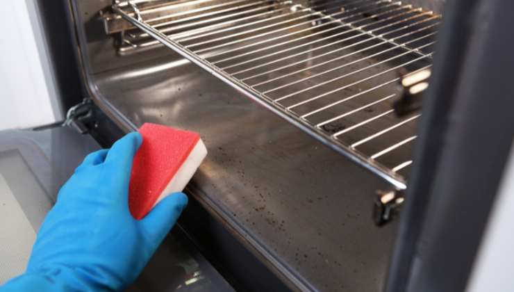 Per pulire correttamente il forno, non dimenticatevi di questa parte